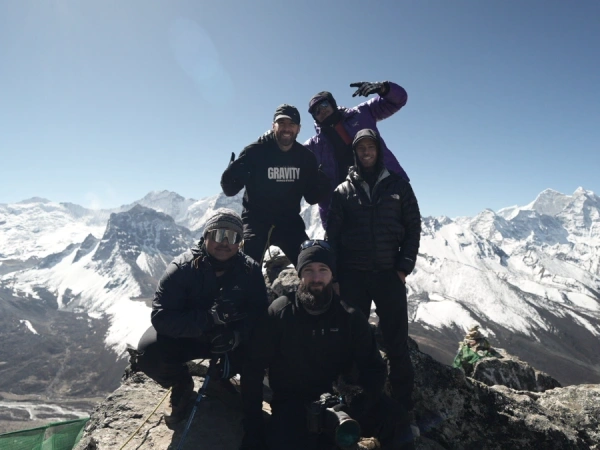 Everest friends trek
