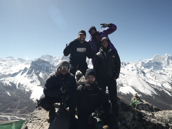 Everest trekking client