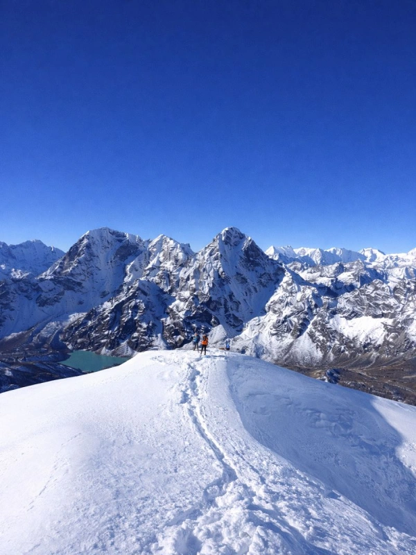island peak view at the back